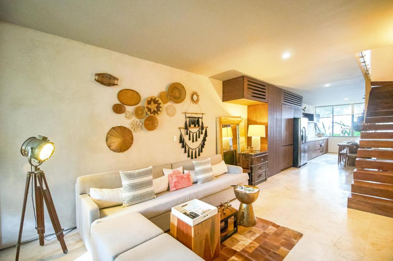 Eco-Chic Design Condos Wrapped In Nature'S Elements By Stella Rentals 툴룸 외부 사진