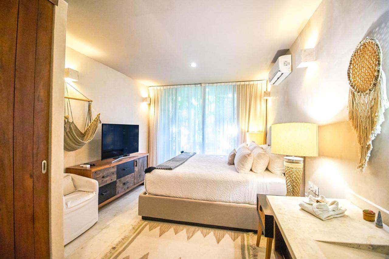 Eco-Chic Design Condos Wrapped In Nature'S Elements By Stella Rentals 툴룸 외부 사진