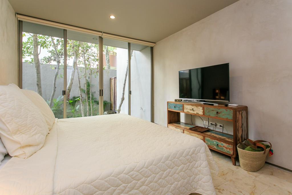 Eco-Chic Design Condos Wrapped In Nature'S Elements By Stella Rentals 툴룸 외부 사진