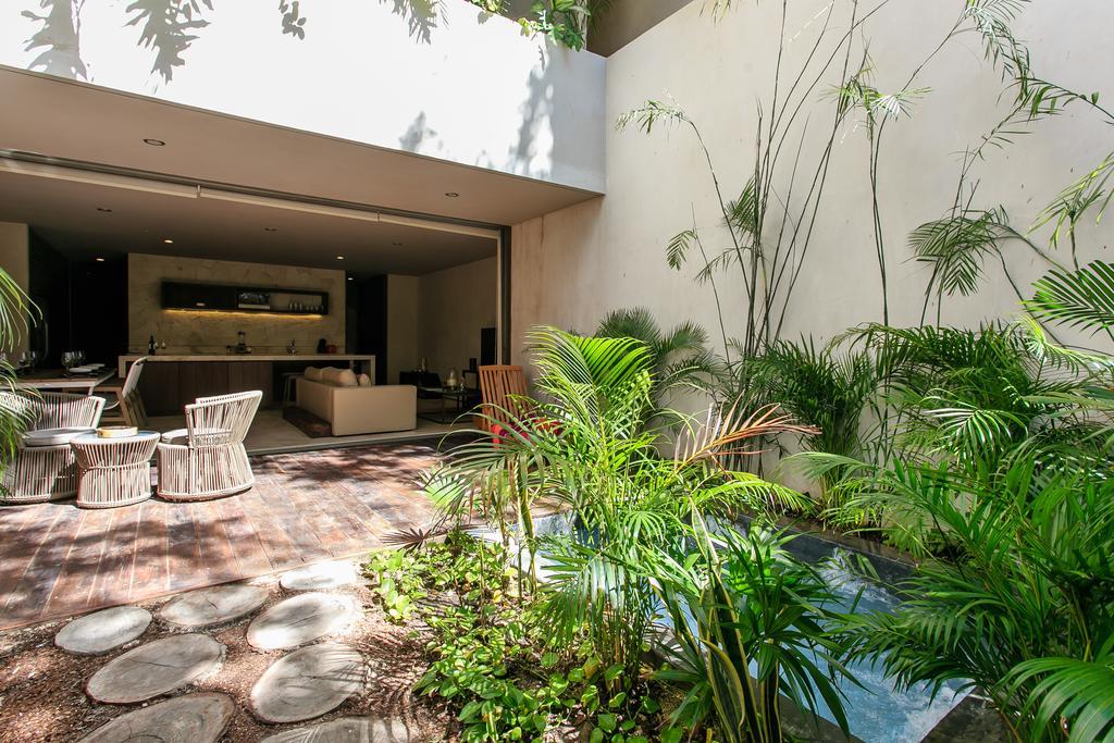 Eco-Chic Design Condos Wrapped In Nature'S Elements By Stella Rentals 툴룸 객실 사진