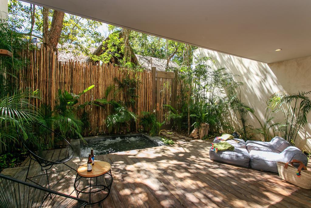 Eco-Chic Design Condos Wrapped In Nature'S Elements By Stella Rentals 툴룸 외부 사진
