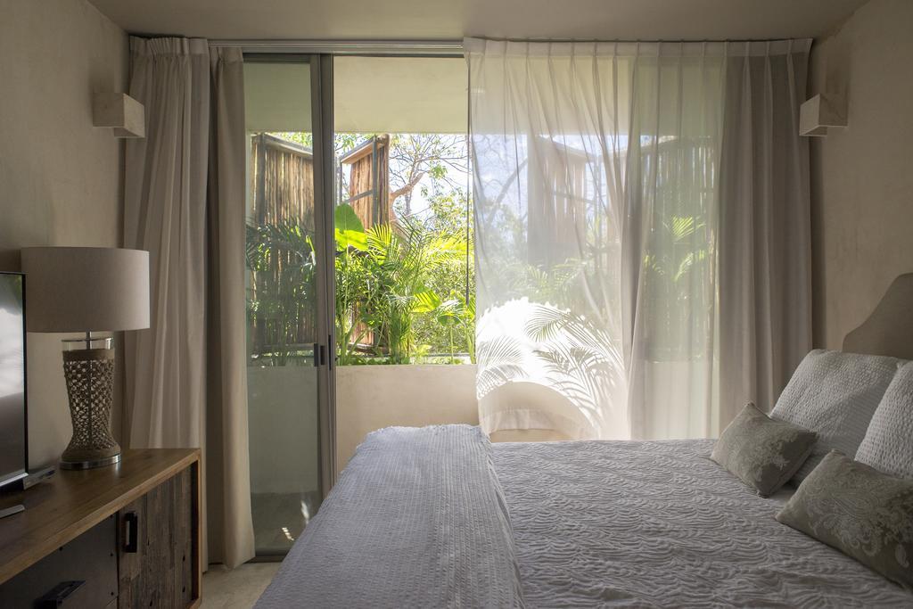 Eco-Chic Design Condos Wrapped In Nature'S Elements By Stella Rentals 툴룸 외부 사진